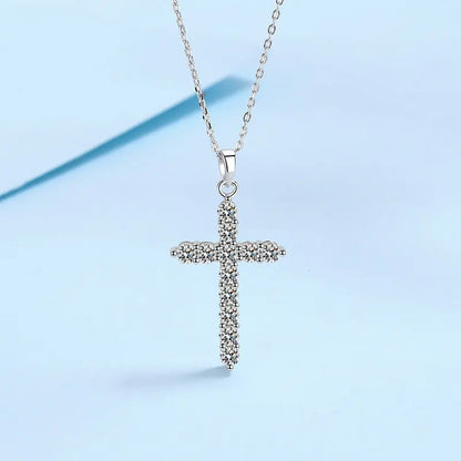 Collar de diamantes con cruz de moissanita de plata 